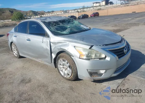2013 Nissan Altima 2.5 S z USA, uszkodzony, nr VIN 1N4AL3AP9DN556279